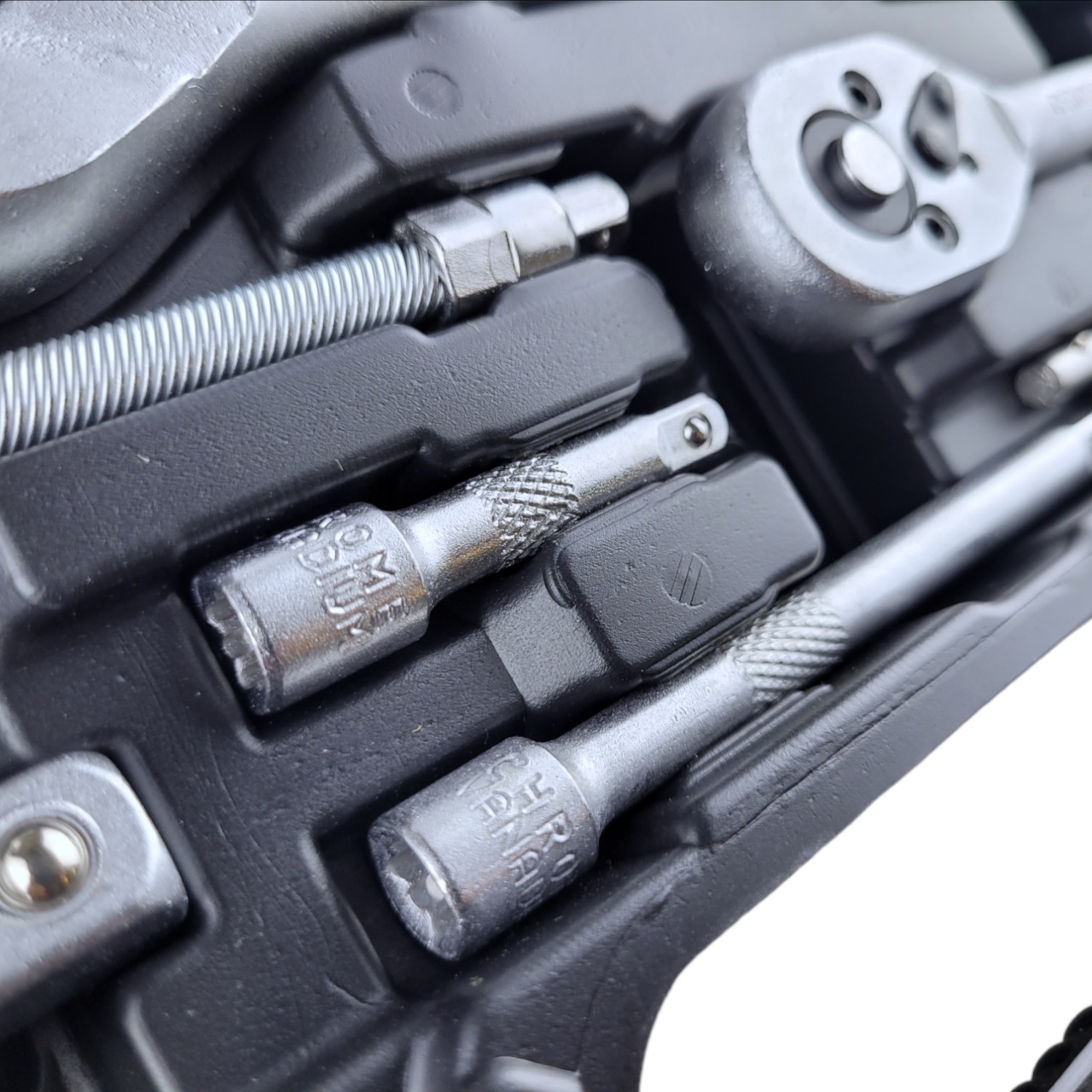 Набор инструментов для автомобиля 94 предмета CRV сталь оптом